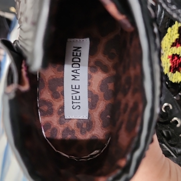 Steve Madden Kid’s Sequin Emoji Smiley Sneakers, Size 3 - Picture 4 of 8